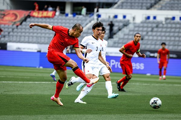 涵星配资 东亚杯末轮一球小胜中国香港队，国足总算守住了底线